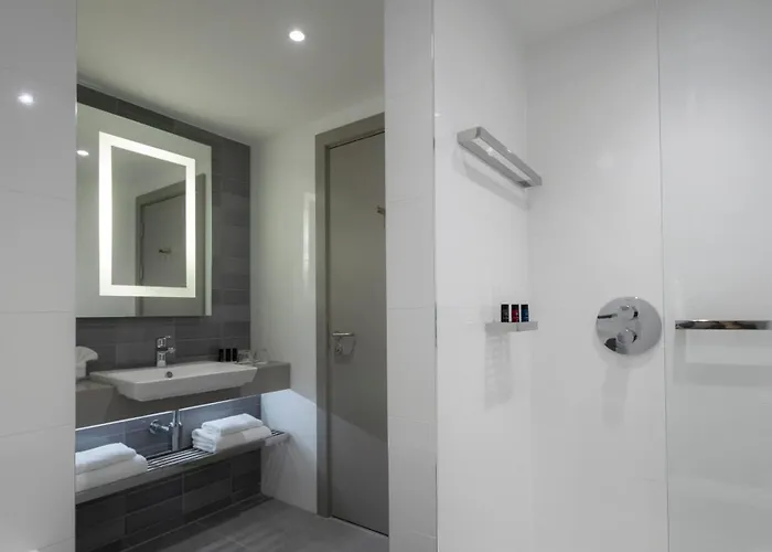 Clayton Charlemont 4*