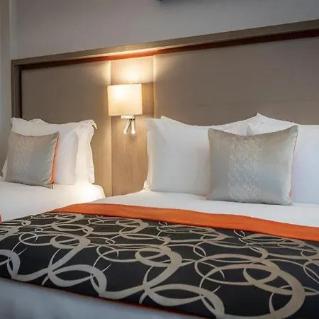 Hotell Clayton Charlemont 4*