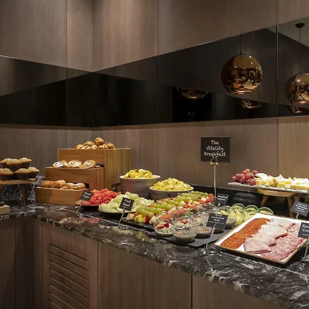 Clayton Charlemont Hotel 4*