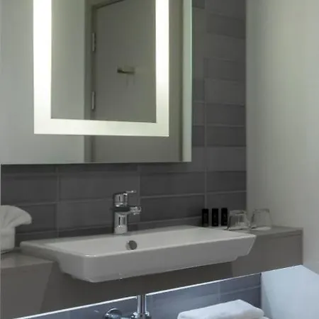 Hotel Clayton Charlemont