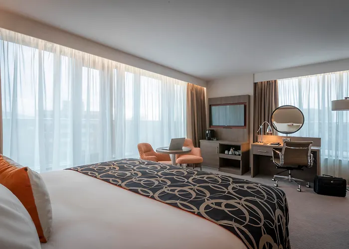 Hotel Clayton Charlemont 4*