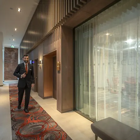 Clayton Charlemont Hotel