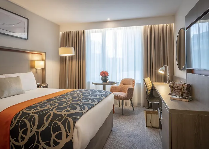 Clayton Charlemont Hotel