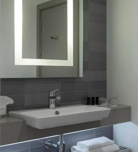 Отель Clayton Charlemont