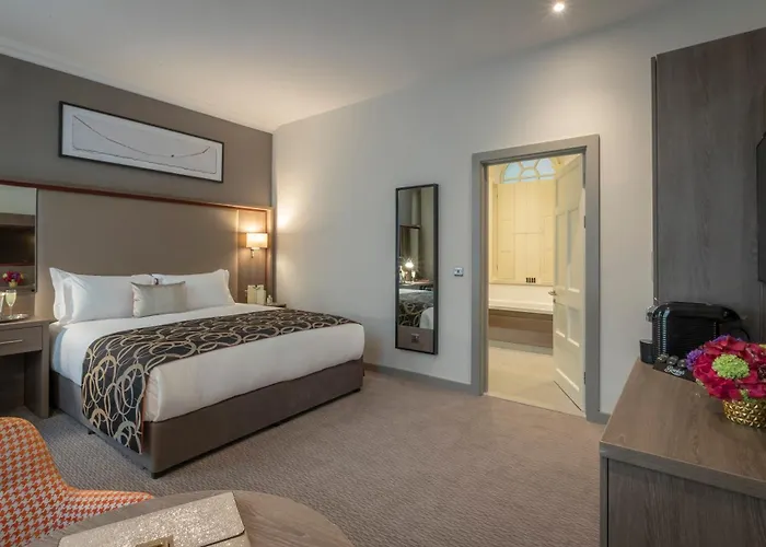 Hotell Clayton Charlemont