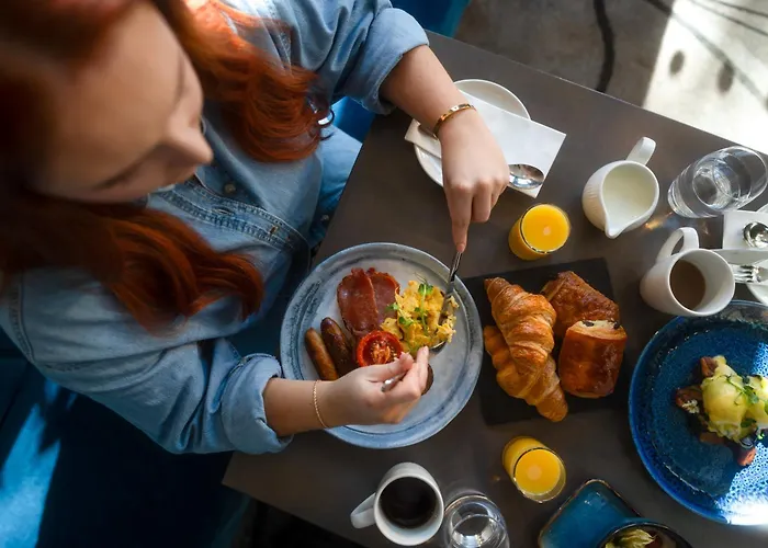 Clayton Charlemont 4*