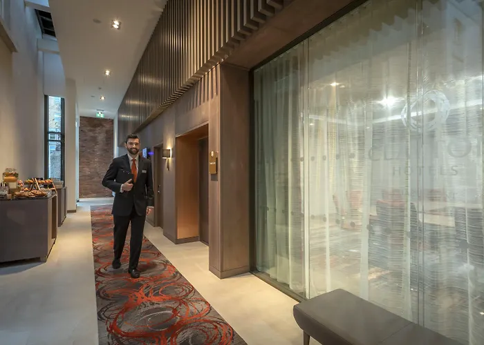 Clayton Charlemont Hotell