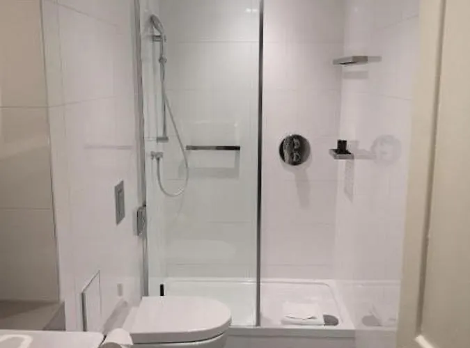 Clayton Charlemont 4*