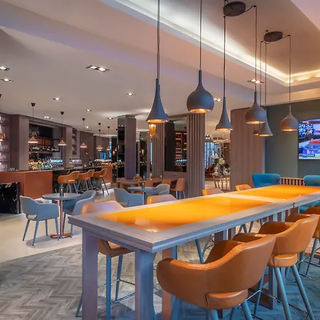 Hotel Clayton Charlemont