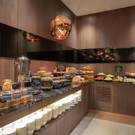 Clayton Charlemont فندق