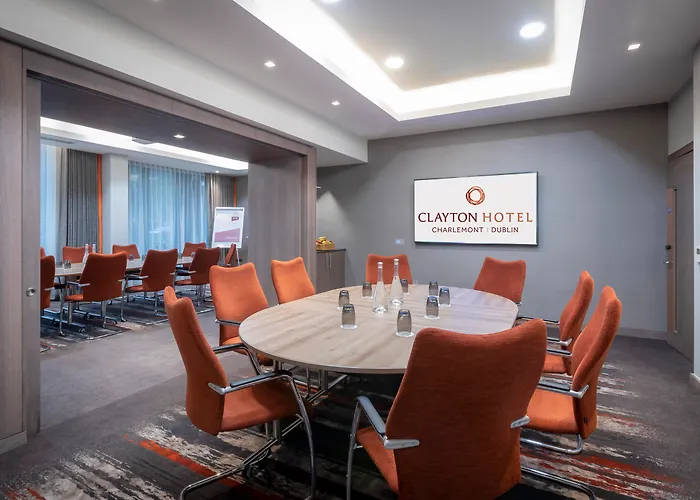 Clayton Charlemont Hotel 4*