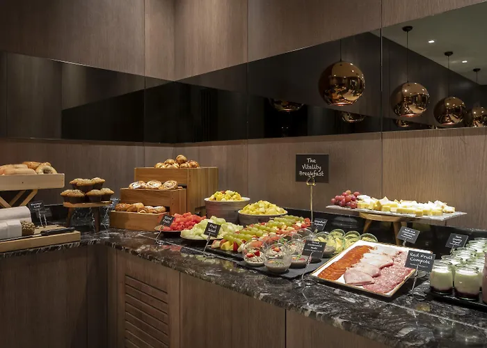 Clayton Charlemont Hotel 4*